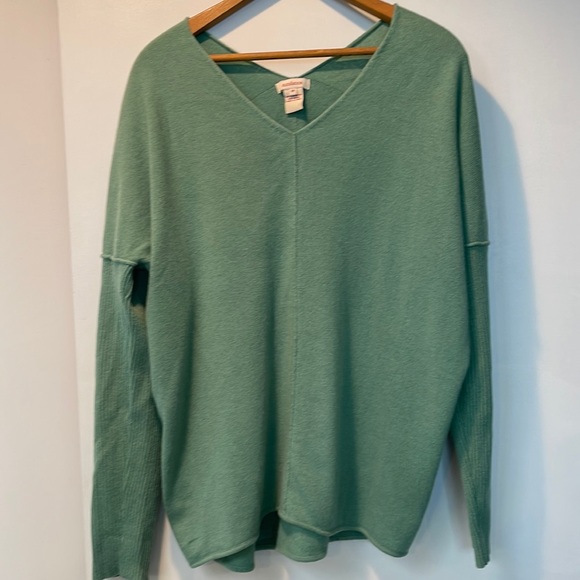 Sundance Sweaters - Sundance Cashmere V-Neck, V-back sweater